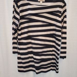 Dressbarn: large white and black stripe top 3/4 sleeve